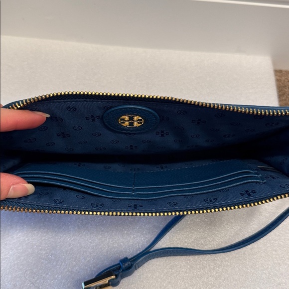 Tory Burch Royal Blue pebbled leather Crossbody Bag - Picture 7 of 7